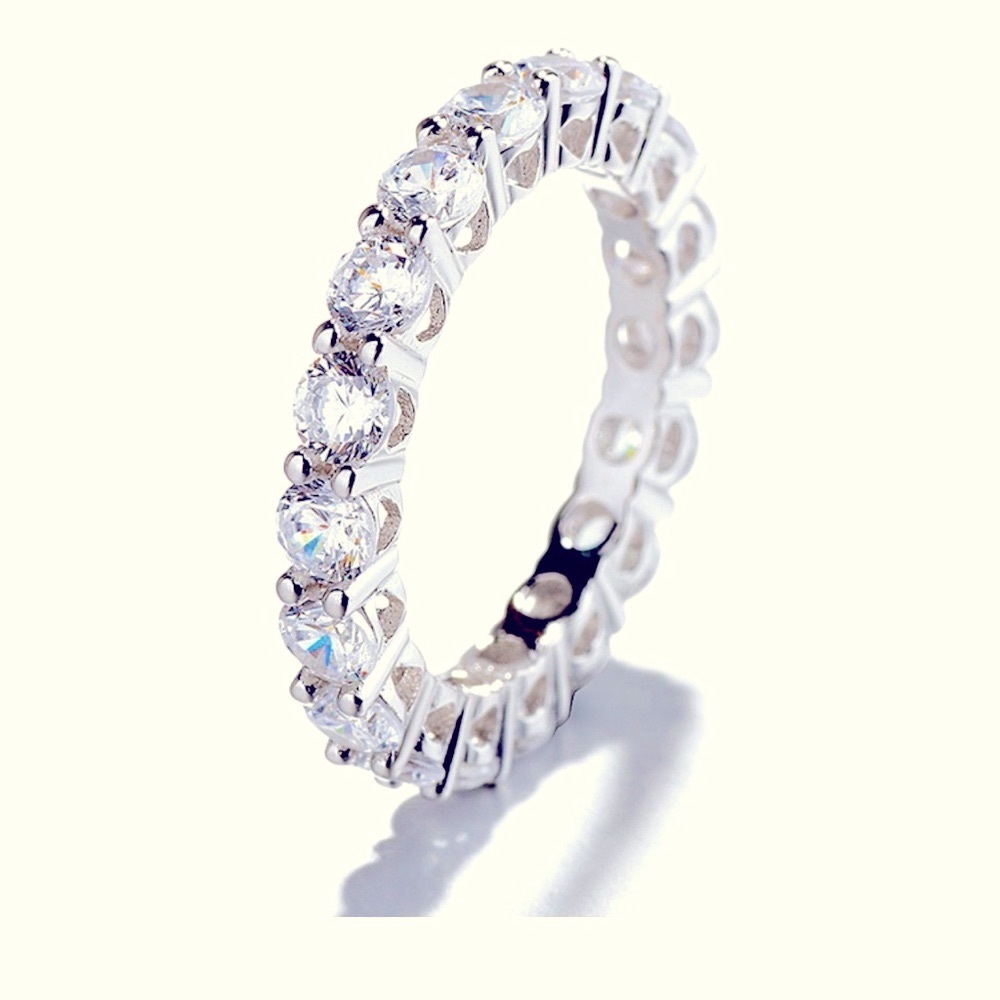 Moissanite Round Diamond Band